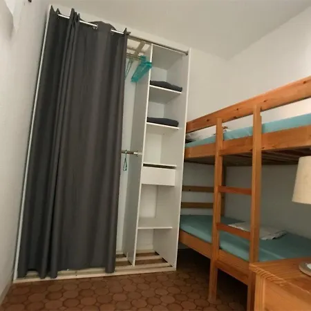 Appartement En Bord De Pour 4 Pers., Parking Prive, Proche Commerces, Sans Route A Traverser - Fr-1-81-374 *