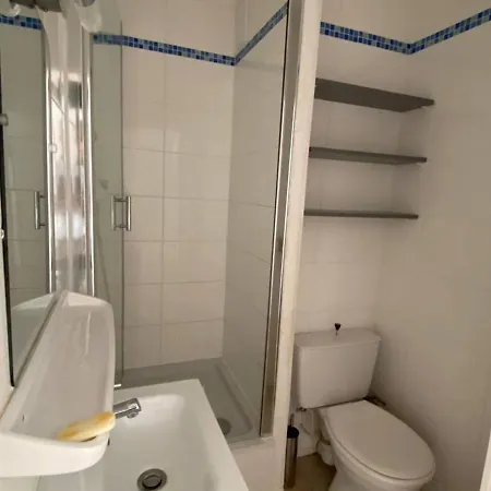 Appartement En Bord De Pour 4 Pers., Parking Privé, Proche Commerces, Sans Route à Traverser - Fr-1-81-374 Leucate